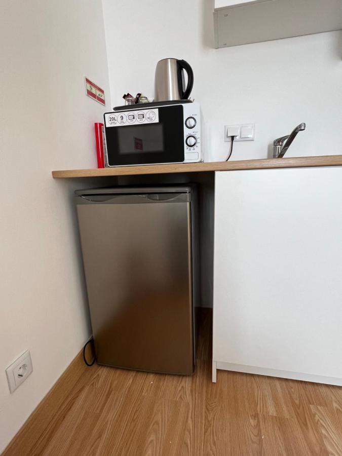 Studios Xl & Xl Plus Кошта-да-Капарика Экстерьер фото