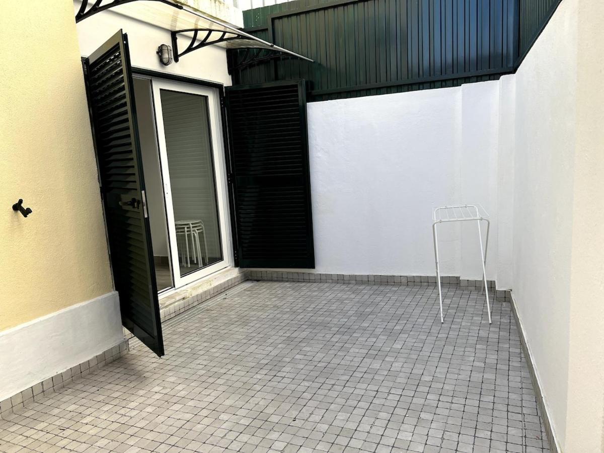Studios Xl & Xl Plus Кошта-да-Капарика Экстерьер фото